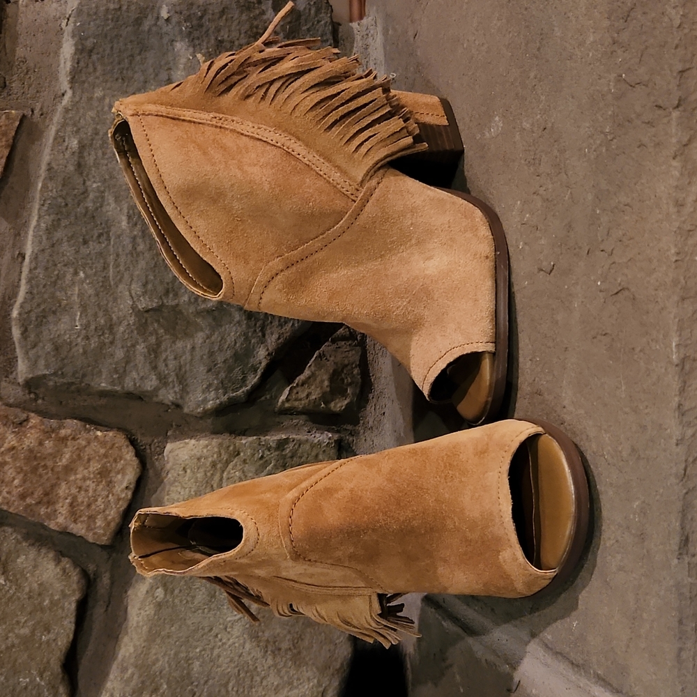 Gianni Bini Night-Out Booties Size 6 1/2, Chestnut Color